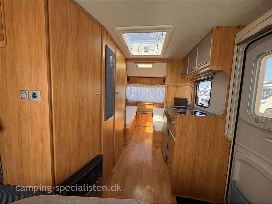 Adria Adora 472 LU Enkeltsenge
